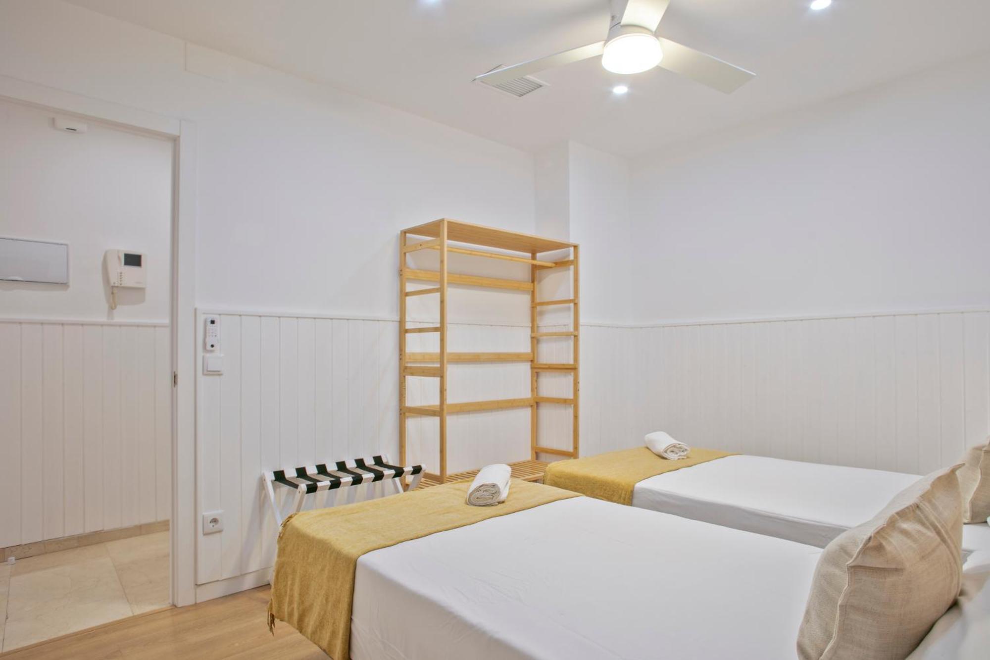 Anton'S Downtown Apartment Barcelona Bagian luar foto